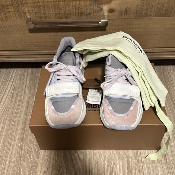 Burberry Ramsey Low Top Sneaker - Picture 2 of 12